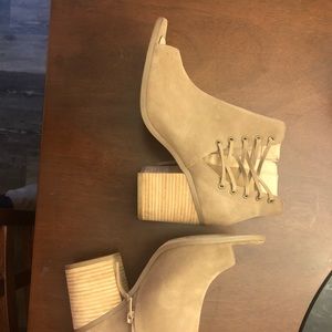 Sole Society 10 Lace Up ZIP Booties